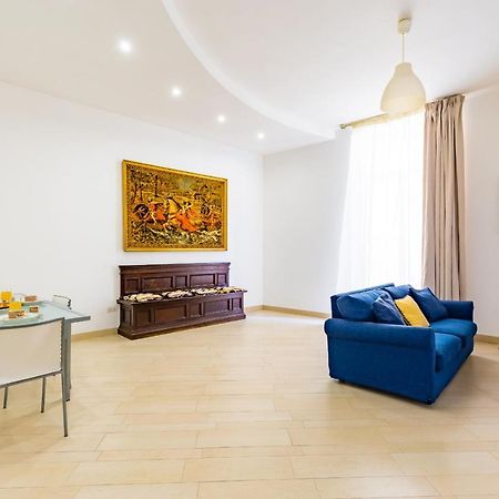 Apartment With Balcony In Palazzo Diaz By Wonderful Italy Neapel Exteriör bild