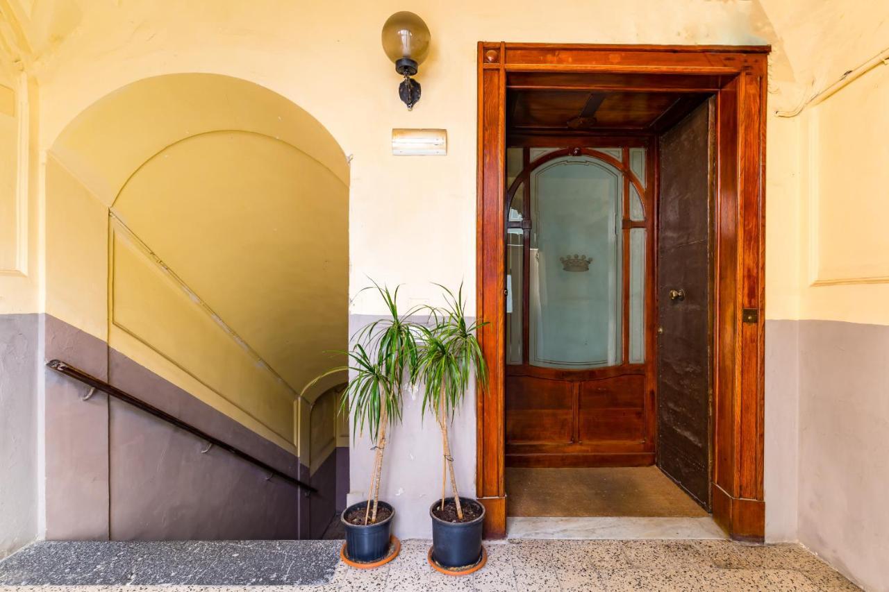 Apartment With Balcony In Palazzo Diaz By Wonderful Italy Neapel Exteriör bild