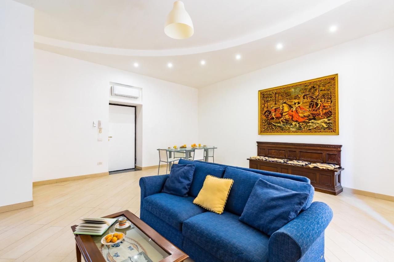 Apartment With Balcony In Palazzo Diaz By Wonderful Italy Neapel Exteriör bild